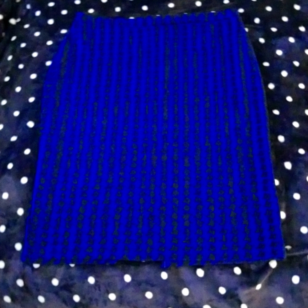 EUC blue/black houndstooth skirt